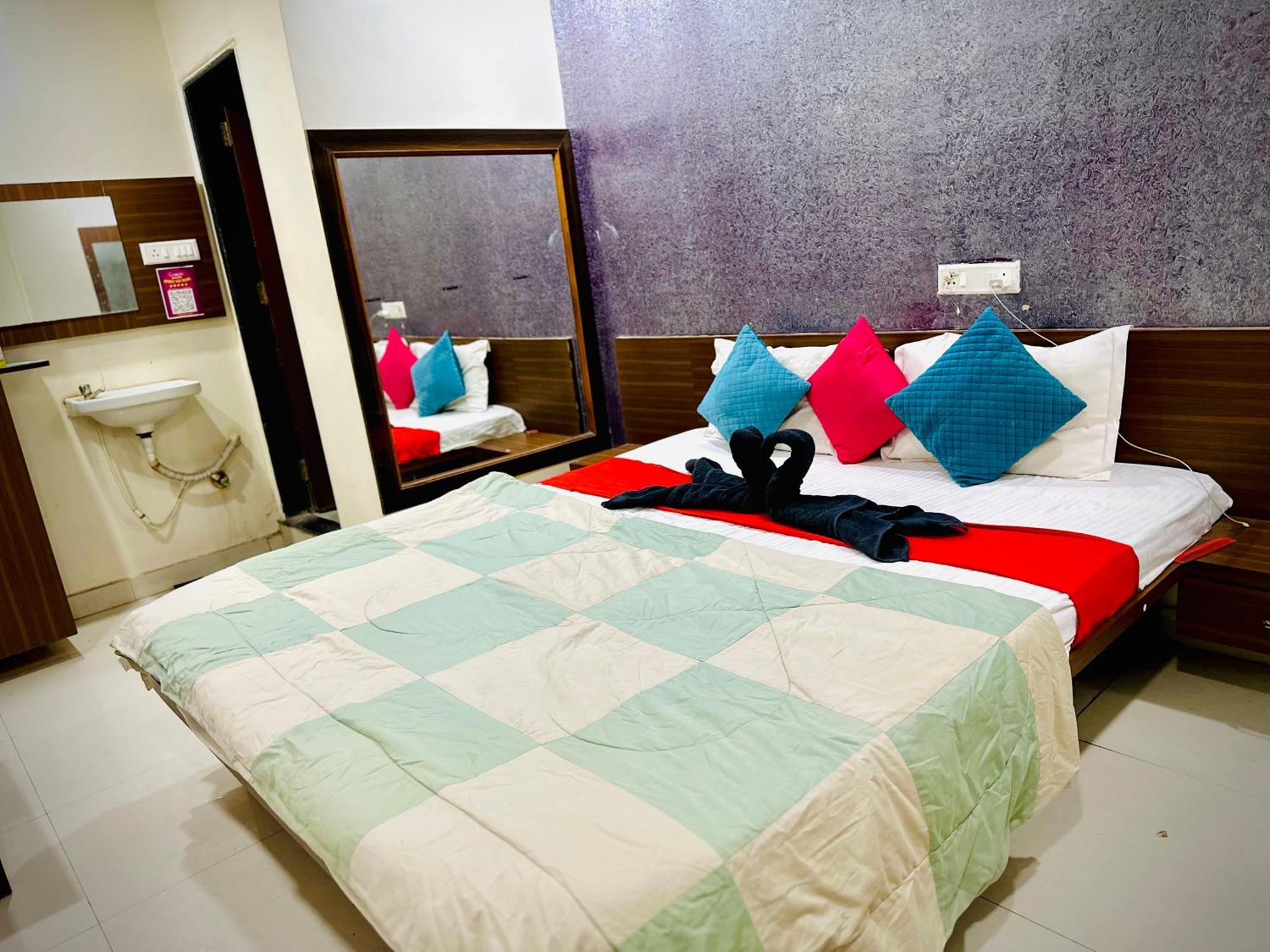 Hotel Sawai Executive Jadhavwadi Extérieur photo