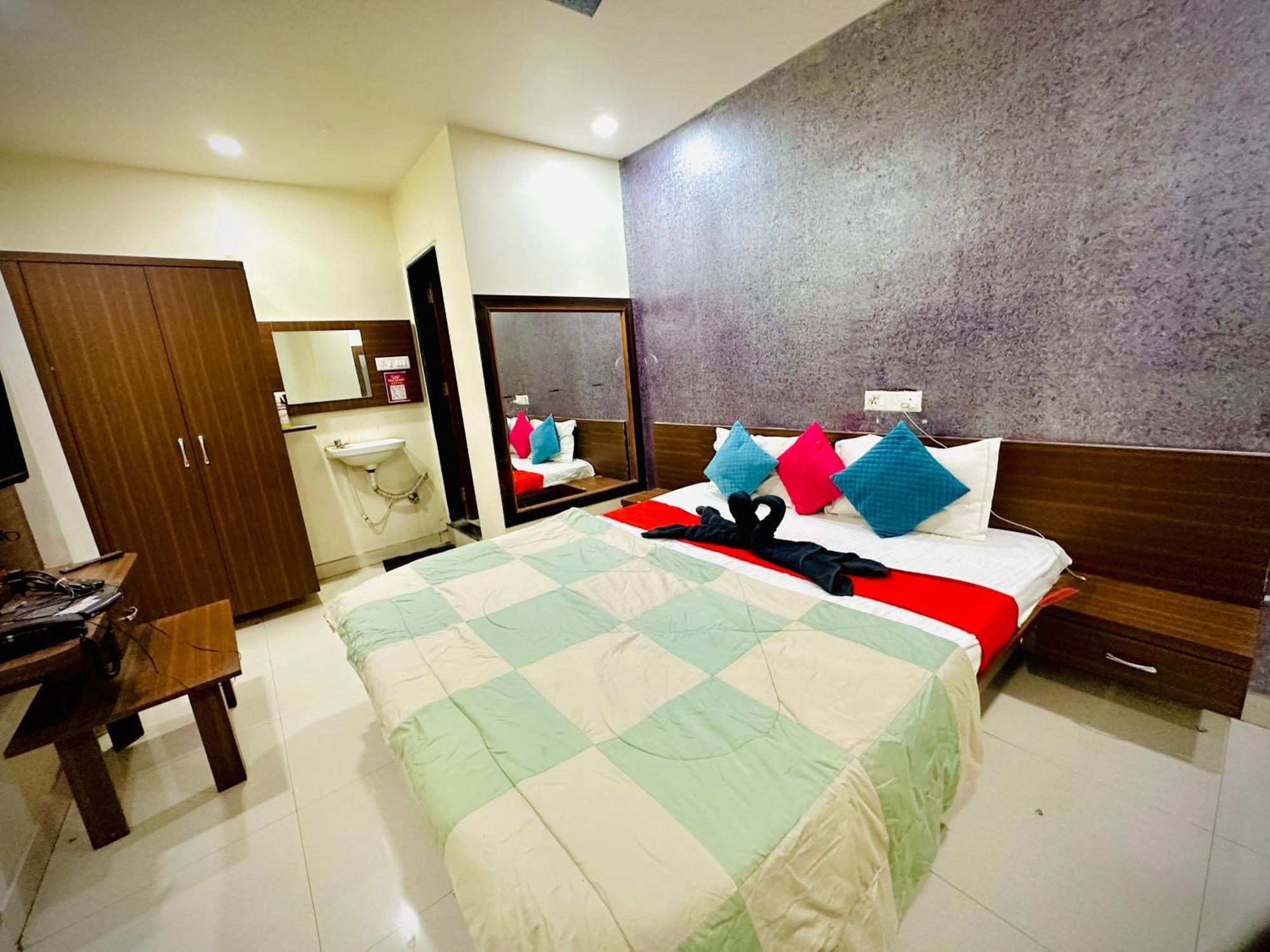 Hotel Sawai Executive Jadhavwadi Extérieur photo