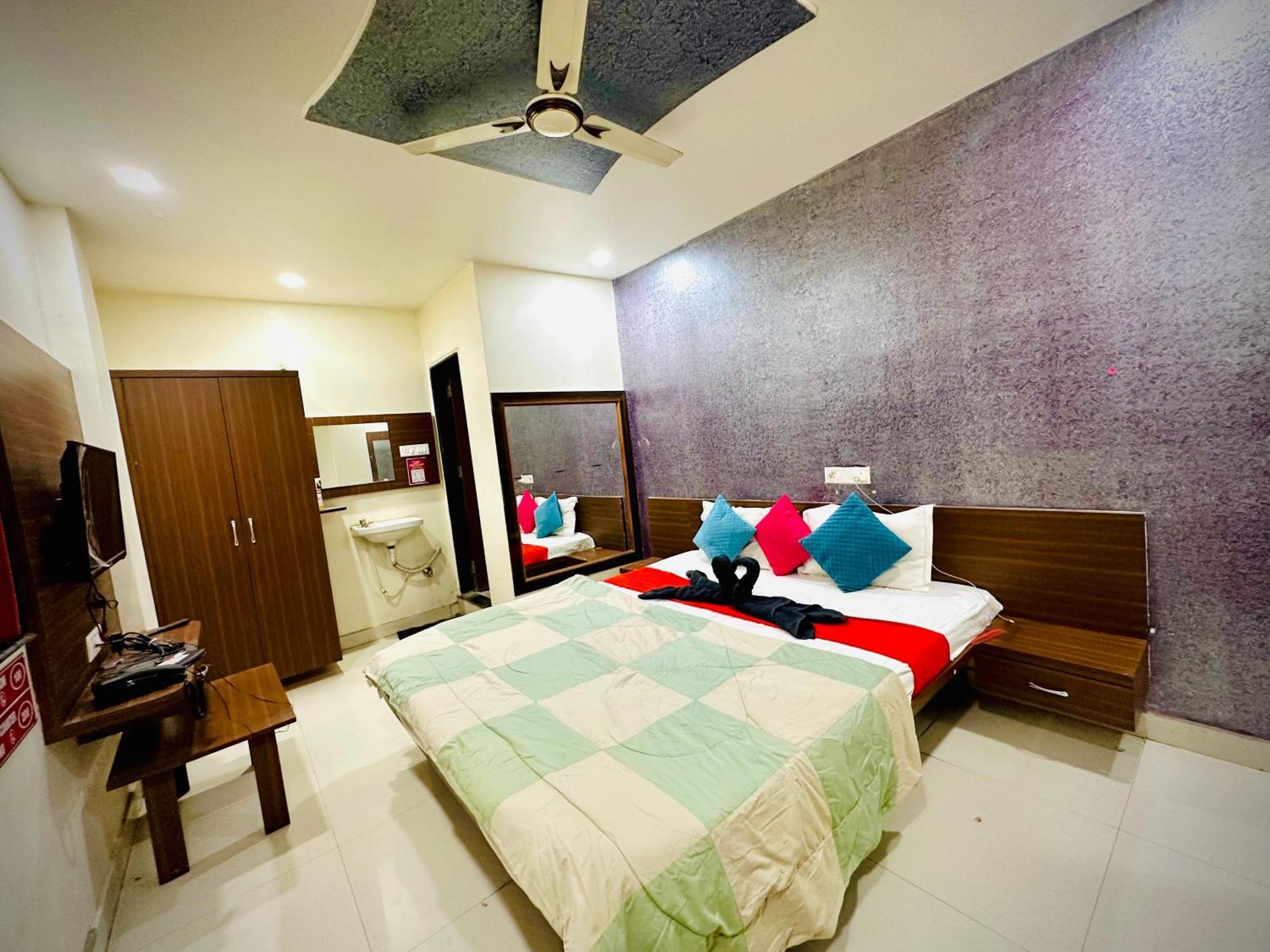 Hotel Sawai Executive Jadhavwadi Extérieur photo